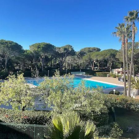 Bel Appartement Vue Sur Piscine 1 Chambre Fermee Et 1 Espace Cabine Saint-Raphaël Kültér fotó