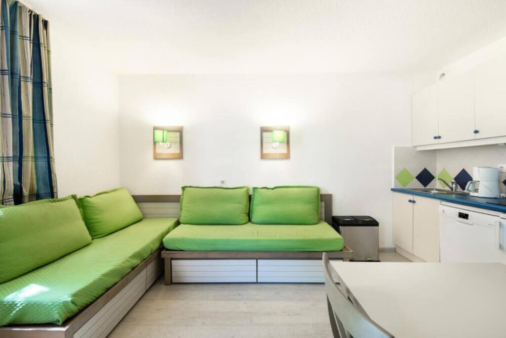 Bel Appartement Vue Sur Piscine 1 Chambre Fermee Et 1 Espace Cabine Saint-Raphaël Kültér fotó