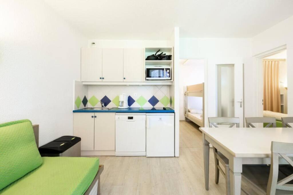 Bel Appartement Vue Sur Piscine 1 Chambre Fermee Et 1 Espace Cabine Saint-Raphaël Kültér fotó