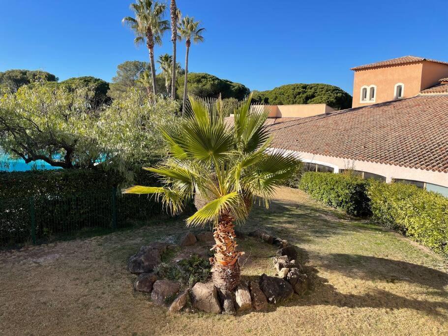 Bel Appartement Vue Sur Piscine 1 Chambre Fermee Et 1 Espace Cabine Saint-Raphaël Kültér fotó