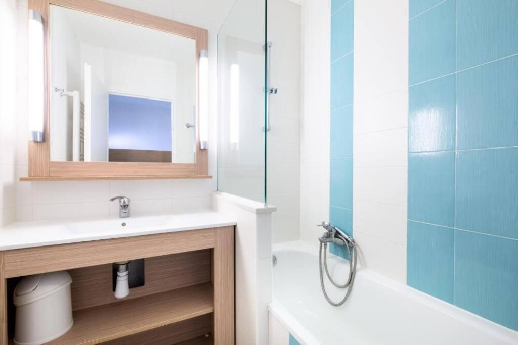 Bel Appartement Vue Sur Piscine 1 Chambre Fermee Et 1 Espace Cabine Saint-Raphaël Kültér fotó